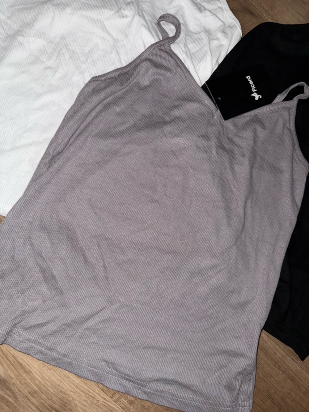 Brand new tank top bundle - Picture 2 of 10